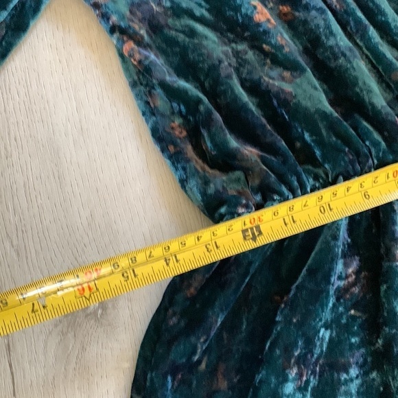 ZARA Asymmetrical Shoulder Crushed Velvet‎ Midi Dress in Emerald size S Holidays - Picture 12 of 16